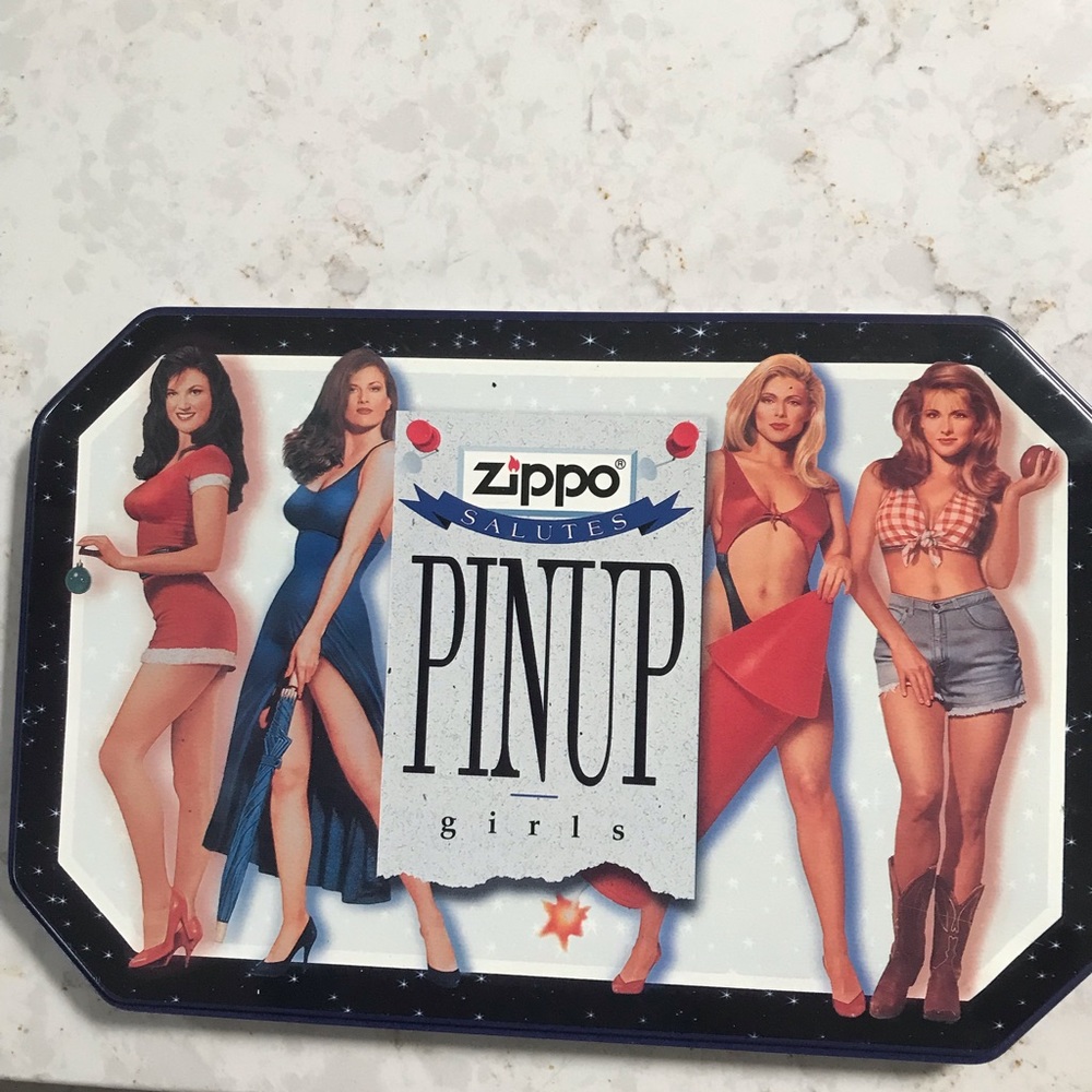 Girls pinup Collectors edition